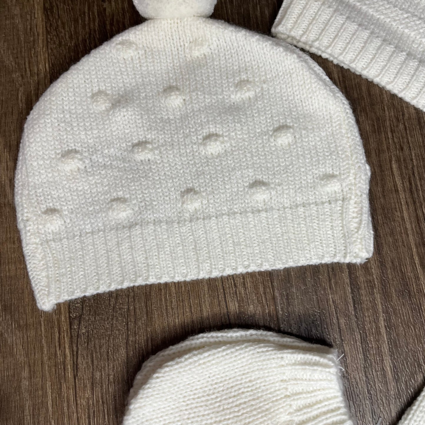 White Bobbly Knitted 4pc Gift Set